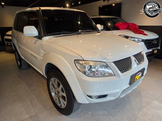 MITSUBISHI PAJERO TR4 2.0 4X4 16V 140CV FLEX 4P AUTOMÁTICO MITSUBISHI PAJERO TR4 2.0 4X4 16V 140CV FLEX 4P AUTOMÁTICO